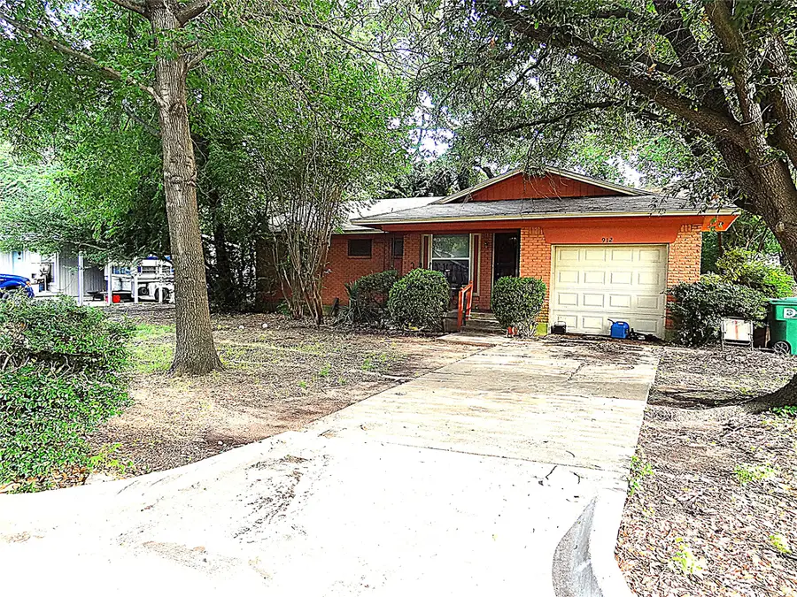 912 Sierra Drive, Denton, TX 76209 - #3