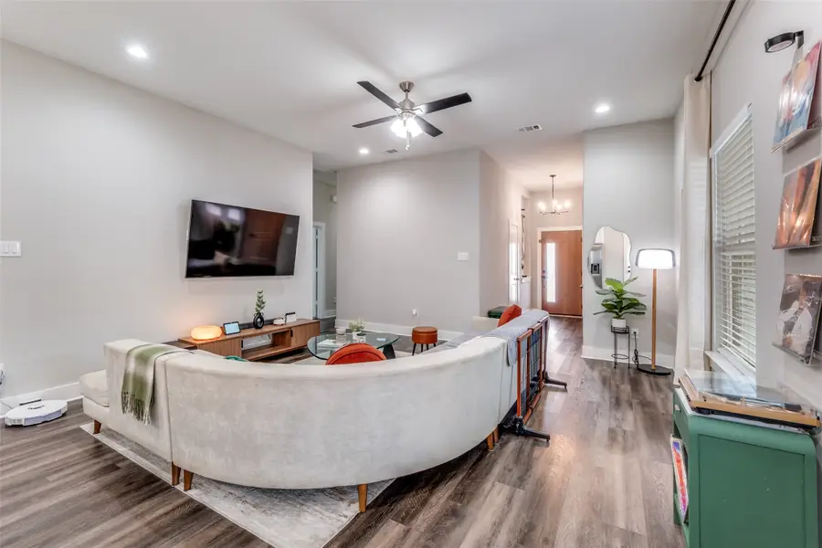 634 Bethpage Avenue, Dallas, TX 75217 - #2