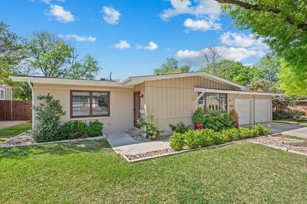 3401 Cromart Avenue, Fort Worth, TX 76133