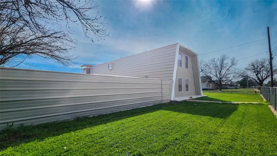 401 E Pierce Street, Winters, TX 79567 - #2