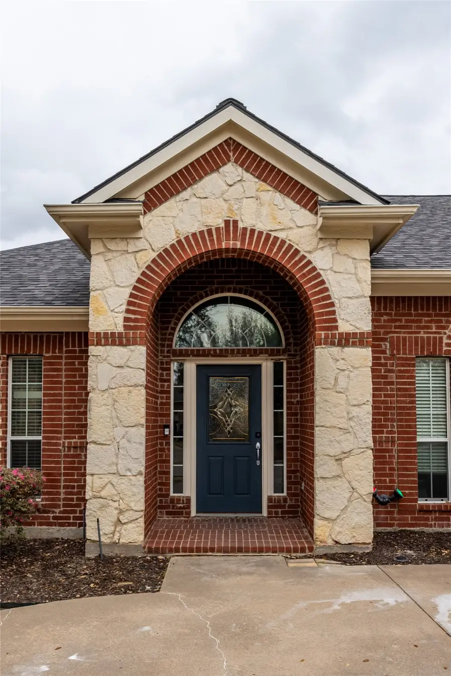 608 Walnut Hollow Drive, Mansfield, TX 76063 - #3