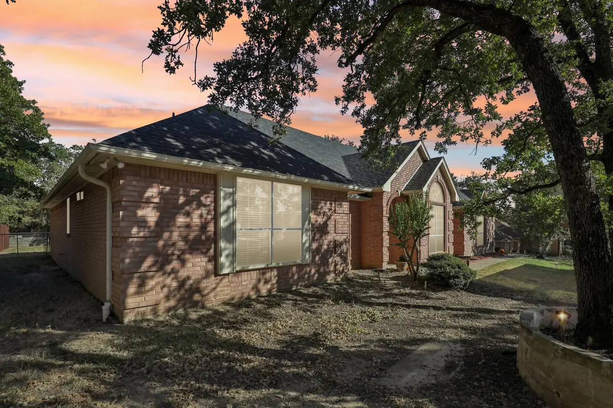 516 Shady Oaks Trail, Burleson, TX 76028 - #1