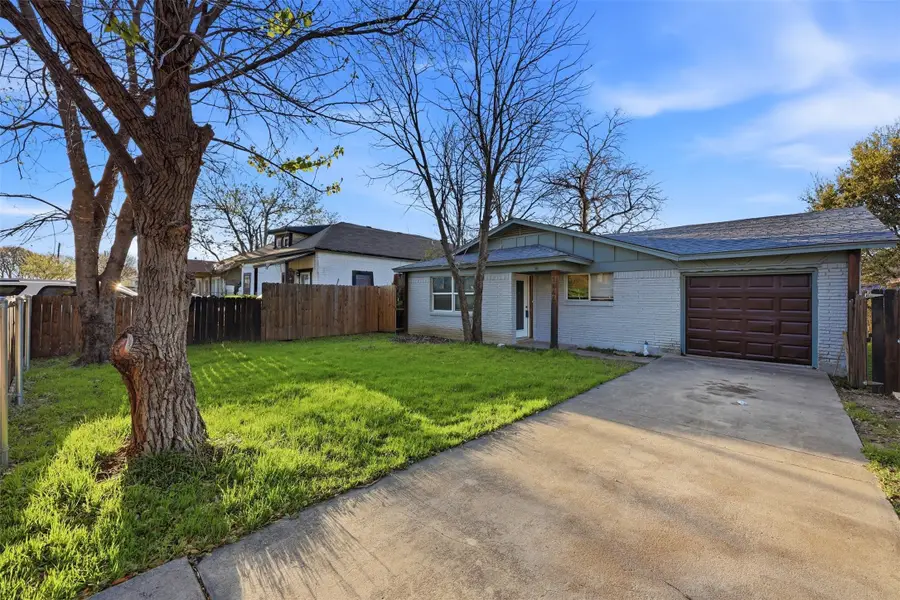 1044 E Cantey Street, Fort Worth, TX 76104 - #2