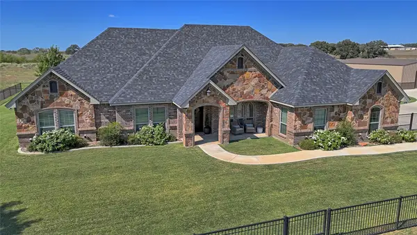 1150 Lone Star Road, Bowie, TX 76230