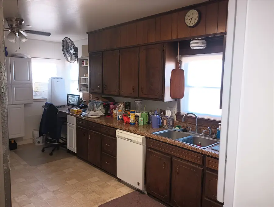 203 N 7th Street, Memphis, TX 79245 - #2