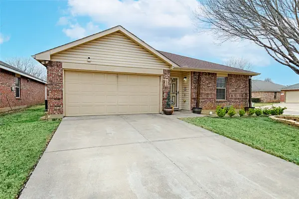 1653 Queens Brook Lane, Fort Worth, TX 76140
