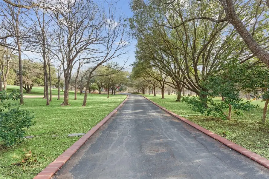 3429 River Oaks Drive, Woodway, TX 76712 - #3