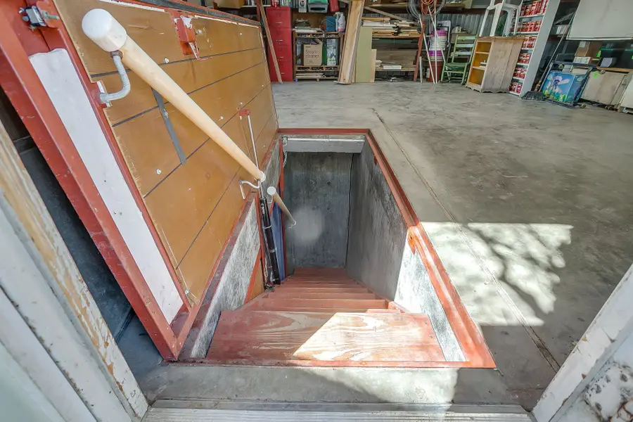 422 N 3rd Street, Jacksboro, TX 76458 - #3