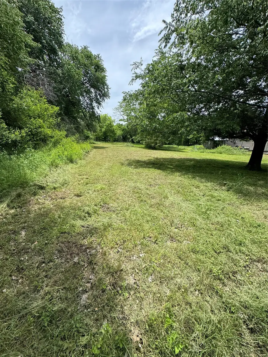 720 Myrtle Street, Gainesville, TX 76240 - #3