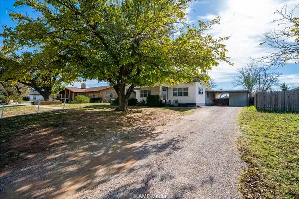 506 E Beauregard Street, Rotan, TX 79546