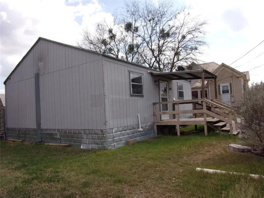 403 S Live Oak Street, San Saba, TX 76877 - #3