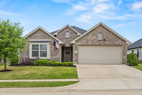 3308 Greenway Drive, Burleson, TX 76028