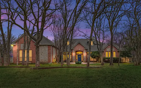 325 Thornhill Circle, Double Oak, TX 75077