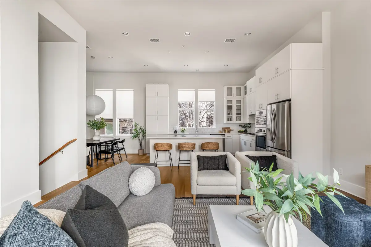 381 E Greenbriar Lane #401, Dallas, TX 75203 - #1