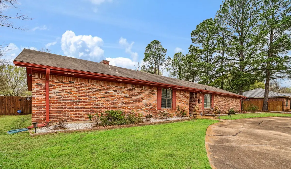 1920 E Tudor Street, Paris, TX 75460 - #1