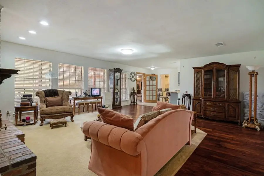 1920 E Tudor Street, Paris, TX 75460 - #3