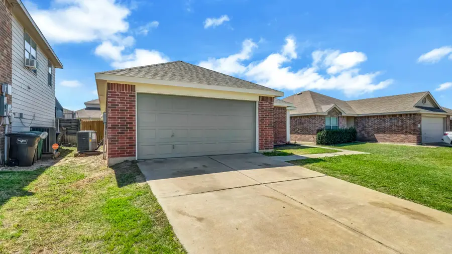 413 Fawn Hill Drive, Fort Worth, TX 76134 - #3