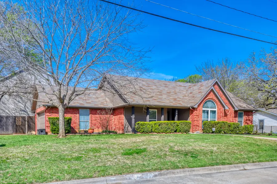 106 S 3rd Avenue, Mansfield, TX 76063 - #2