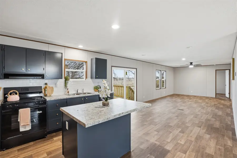 4600 Thompson Avenue, Grandview, TX 76050 - #2