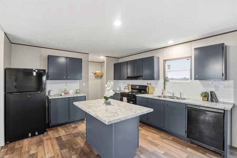 4600 Thompson Avenue, Grandview, TX 76050 - #3