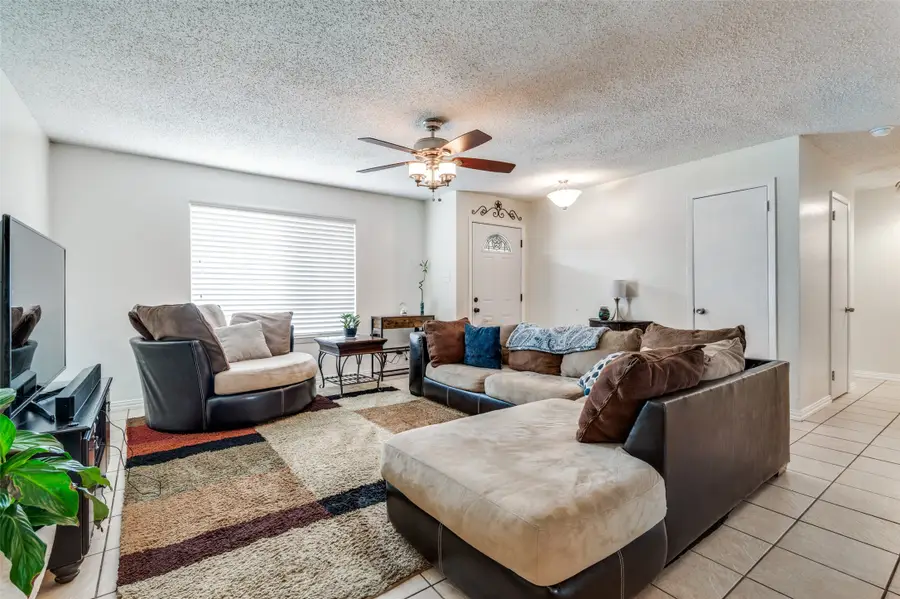 813 Prestwick Street, Bedford, TX 76022 - #3