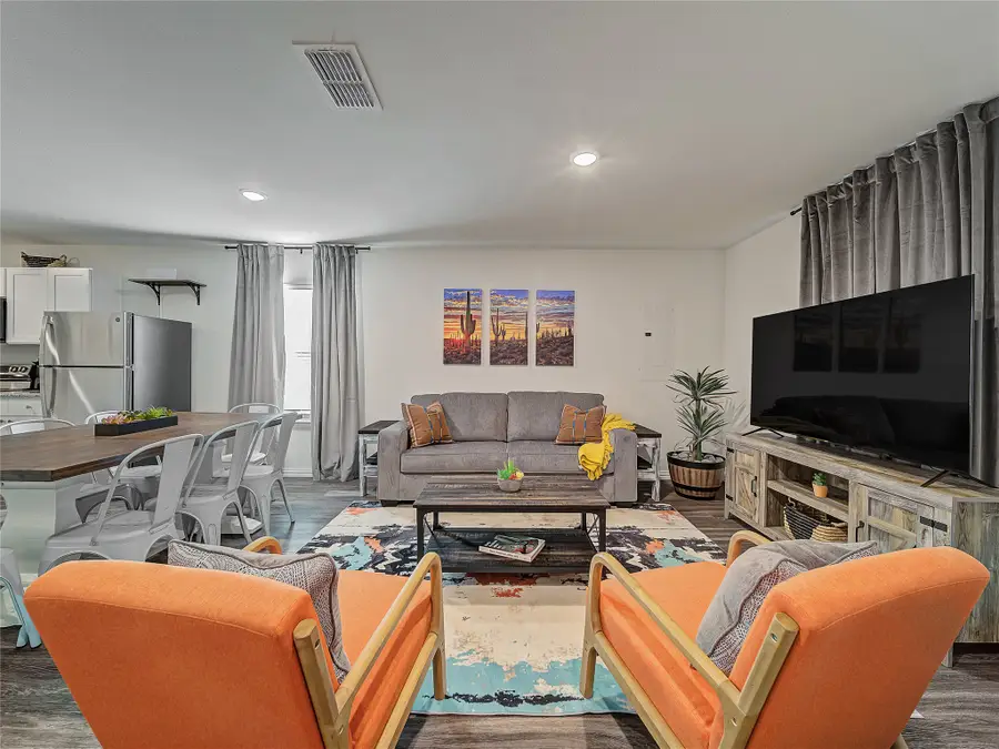 921 W 9th Street, Bonham, TX 75418 - #3