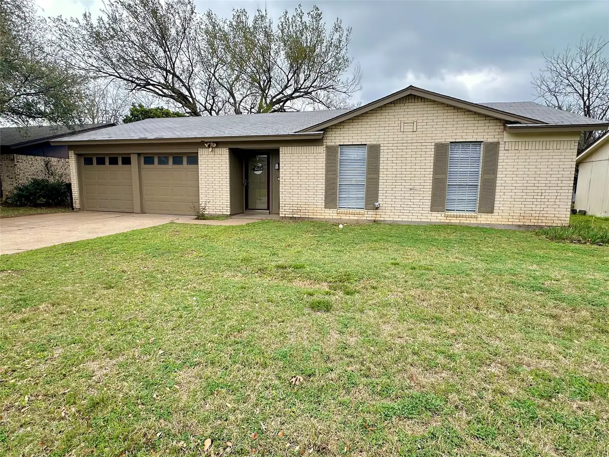 110 Glen Rose Avenue, Cleburne, TX 76033 - #1