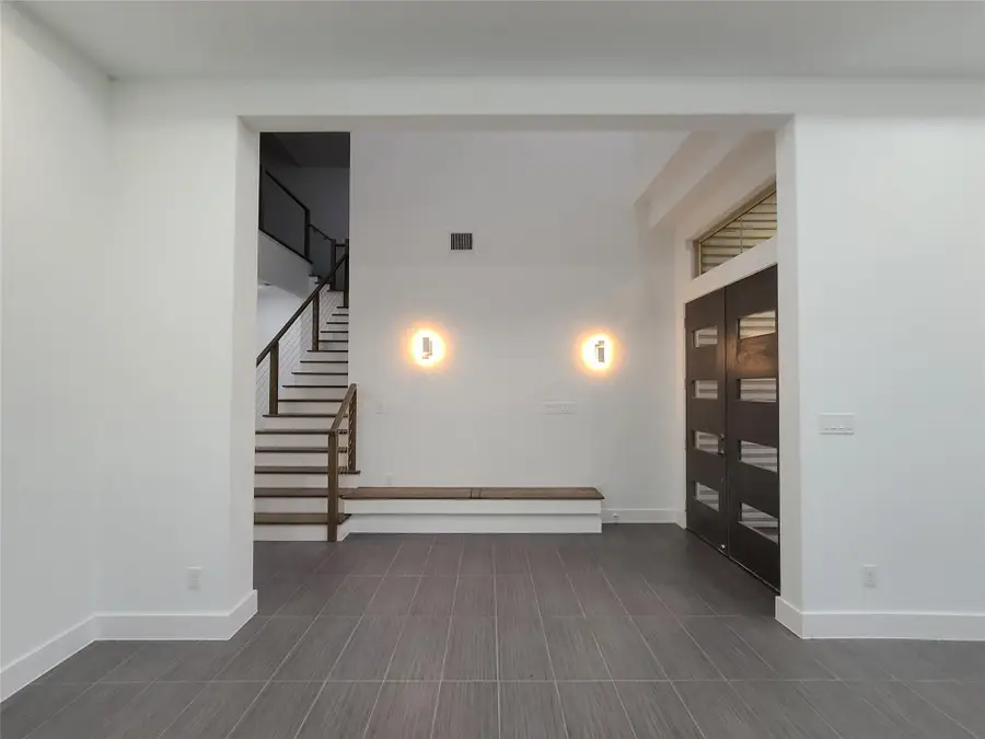 2812 Almanzor Avenue, Irving, TX 75062 - #3