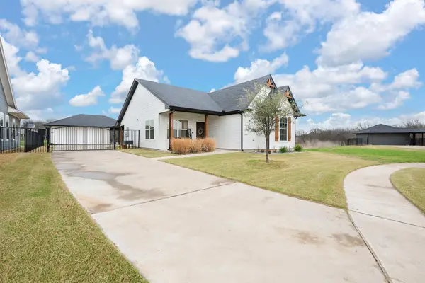 1556 Lizzie Lane, Burleson, TX 76028