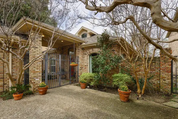 11904 Forest Lakes Lane, Dallas, TX 75230