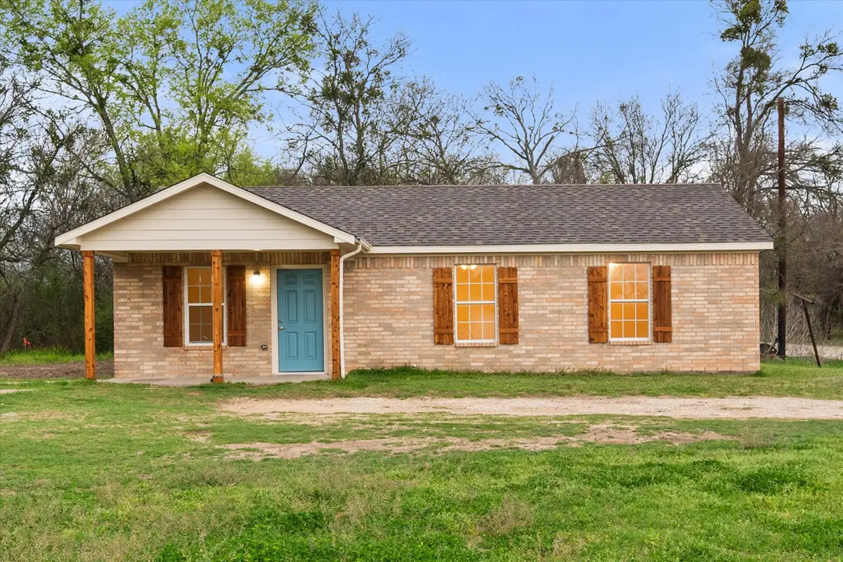 900 S 3rd Avenue E, Dawson, TX 76639 - #1