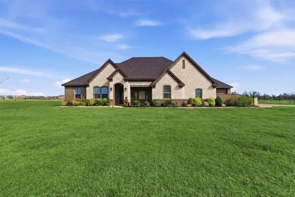 429 Hartley Way, Azle, TX 76020