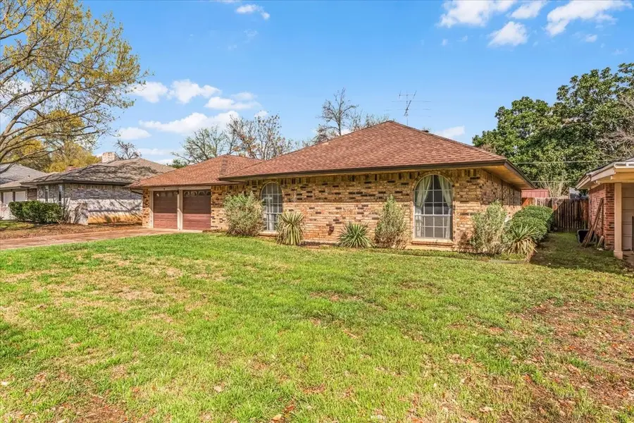 1707 Princeton Drive, Arlington, TX 76015 - #2