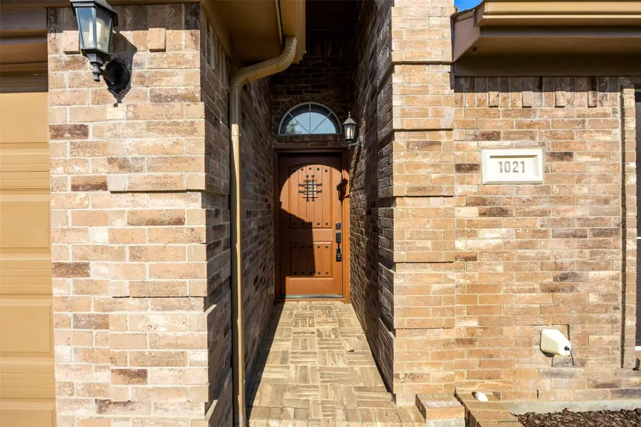 1021 Miles Avenue, Burleson, TX 76028 - #2