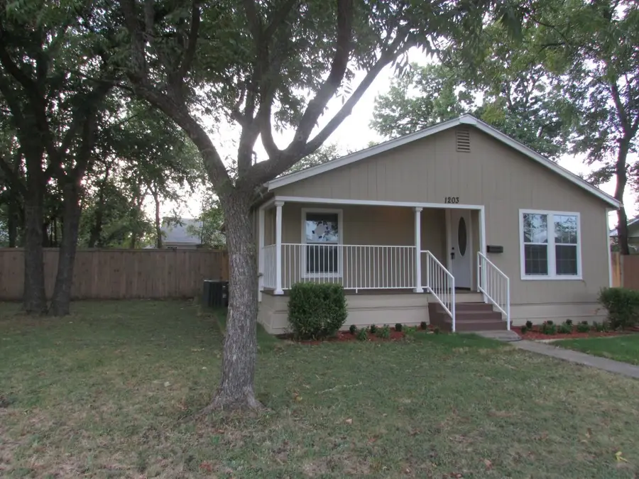 1203 N College Street, McKinney, TX 75069 - #2