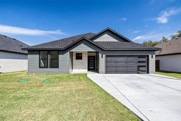 4915 Wichita Street, Granbury, TX 76048