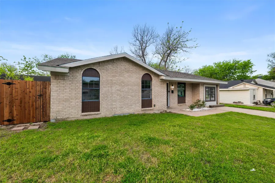 2605 Laurel Street, Grand Prairie, TX 75050 - #3