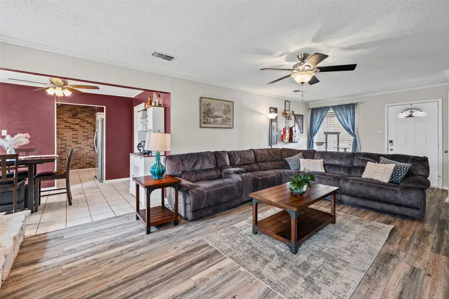 3900 Cresthill Road, Benbrook, TX 76116 - #2