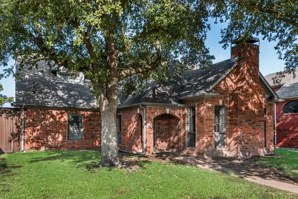 321 Hunters Creek Drive, Mesquite, TX 75150