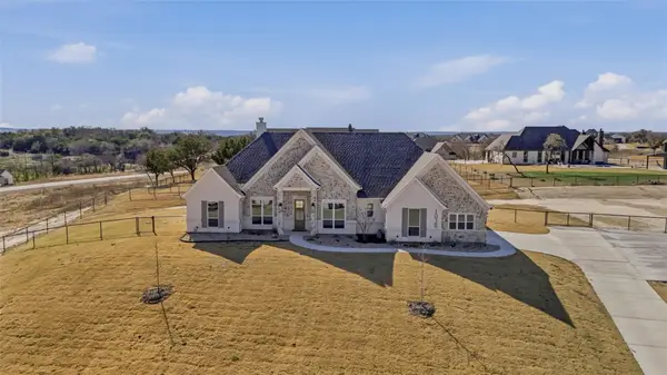 1038 Deer Island Court, Azle, TX 76020