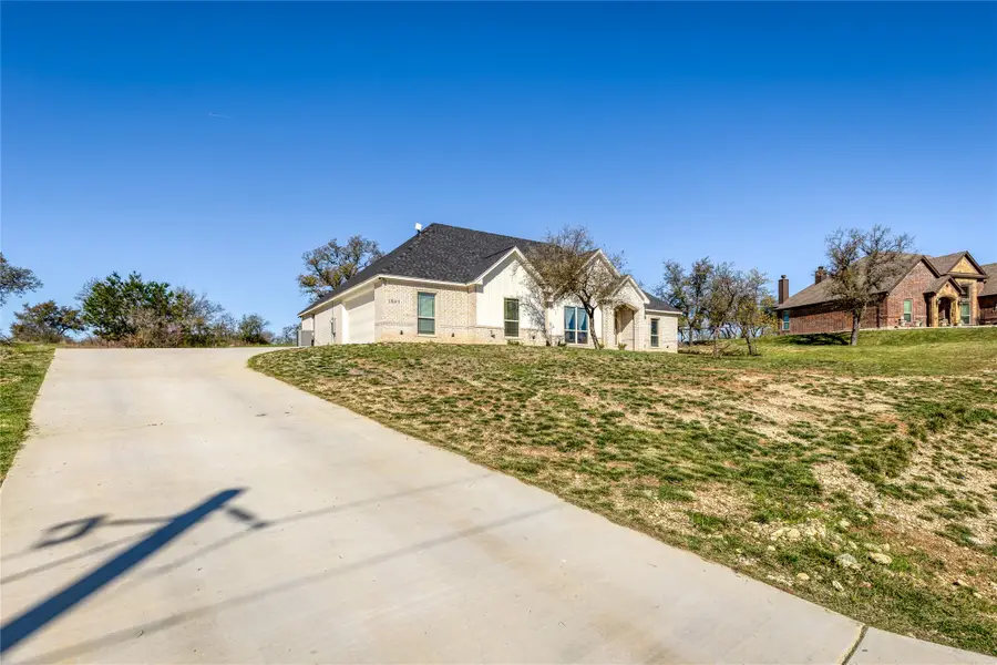 1041 Tex Lane, Springtown, TX 76082 - #2