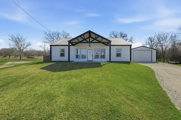 116 Valley Ridge Court, Runaway Bay, TX 76426