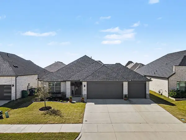 464 Sugarlands Drive, Waxahachie, TX 75165