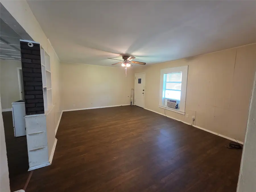 1203 N Anglin Street, Cleburne, TX 76031 - #3