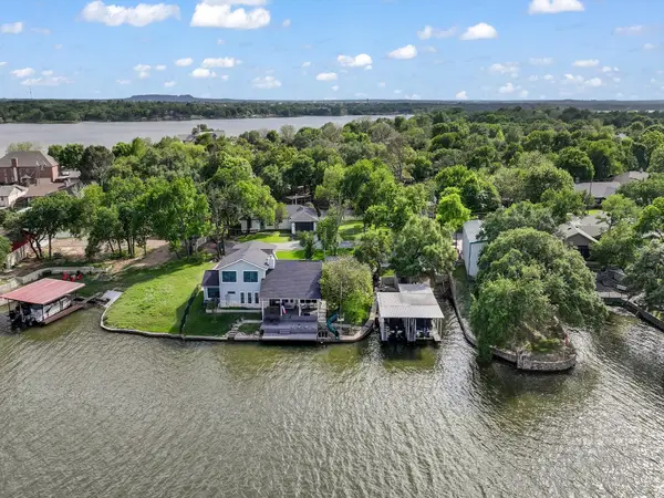 608 Casas Del Norte Ct Court, Granbury, TX 76049