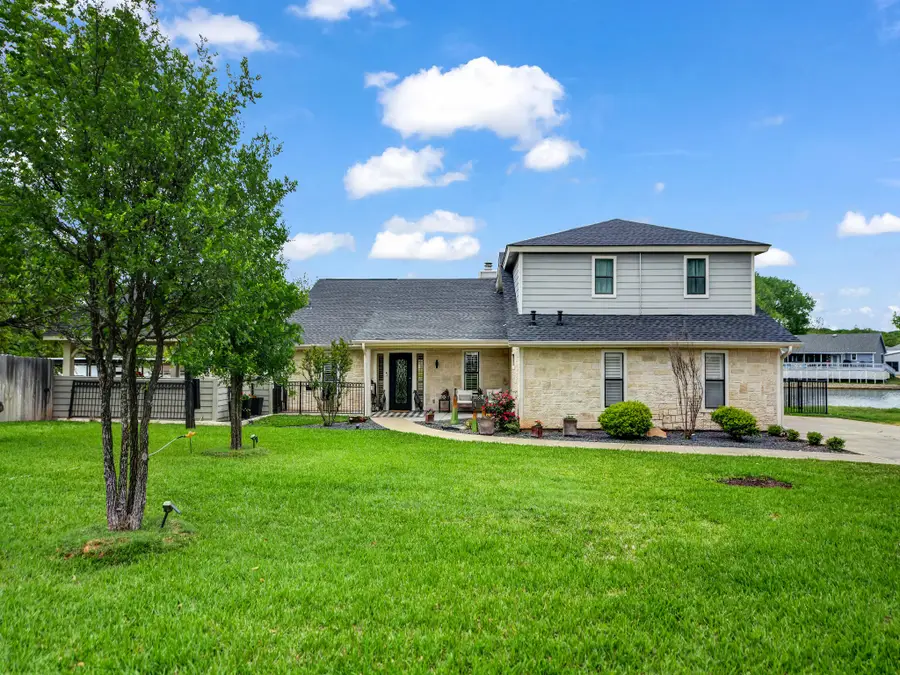 608 Casas Del Norte Ct Court, Granbury, TX 76049 - #2