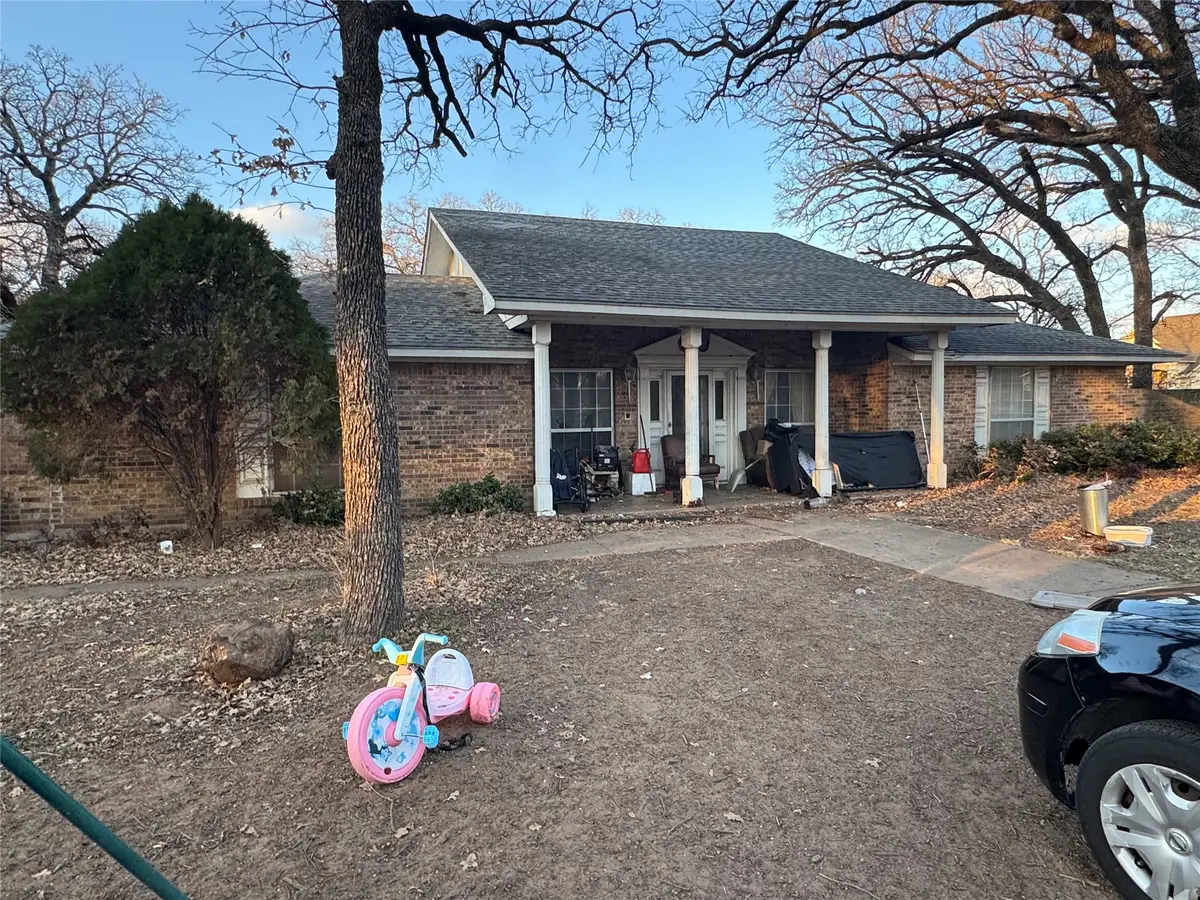 2301 Turner Way, Arlington, TX 76001 - #1