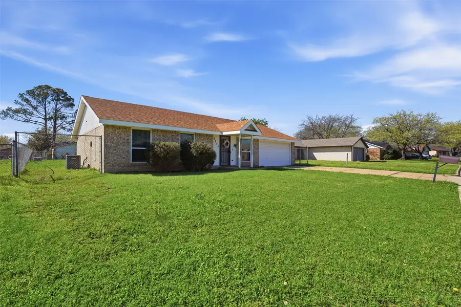 6944 Knob Hill Road, Forest Hill, TX 76140 - #2