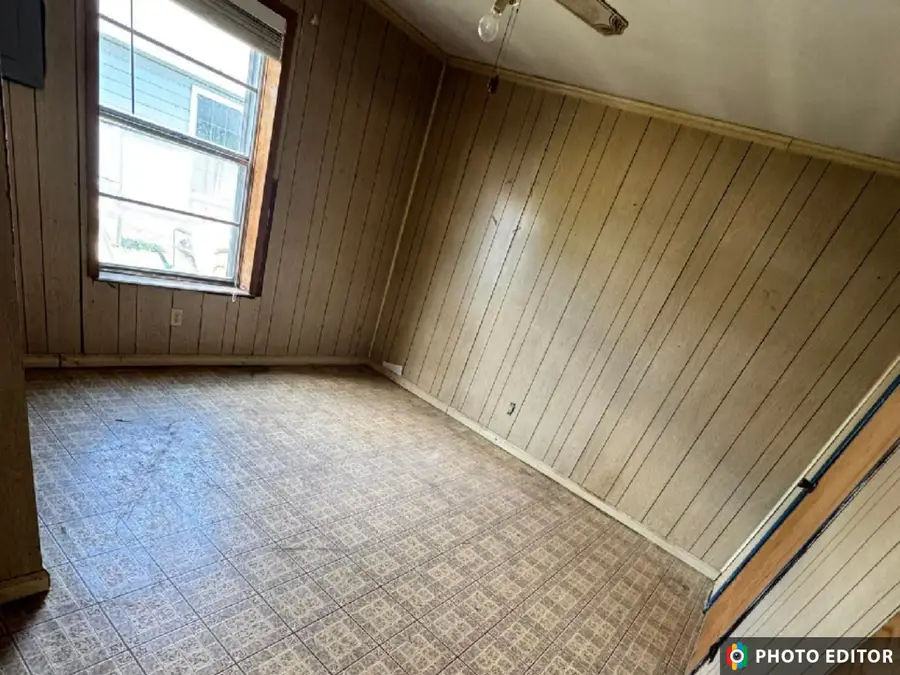 1304 N Wood Street, Cleburne, TX 76033 - #2