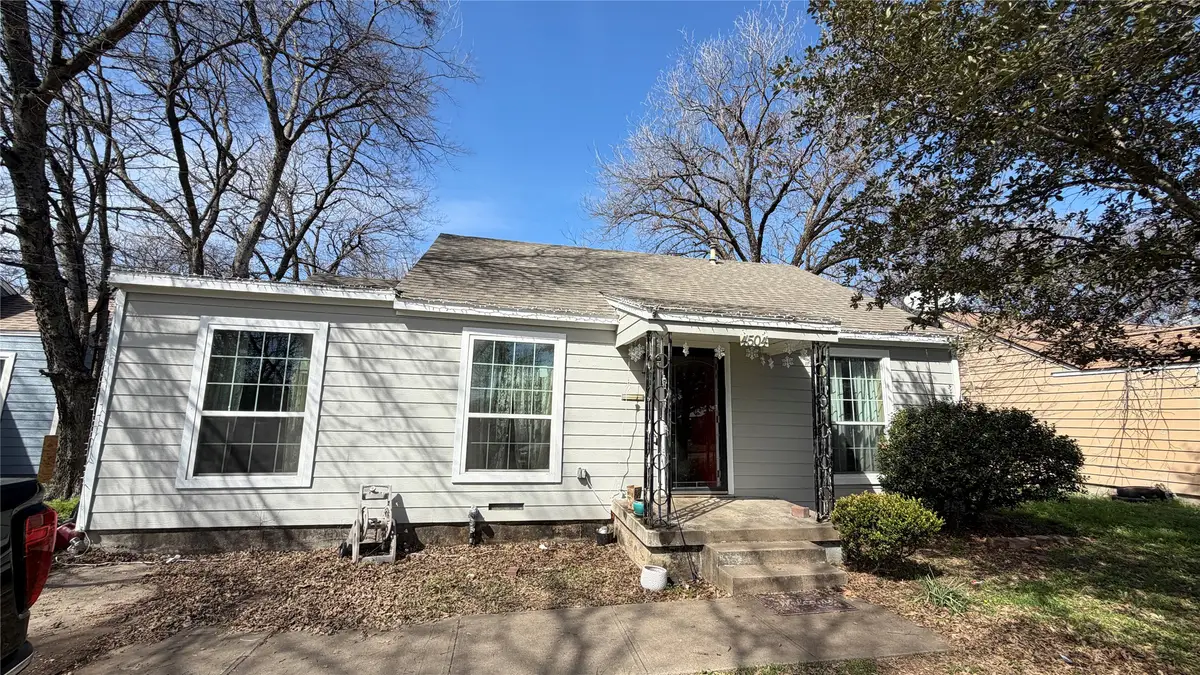 4504 Almena Road, River Oaks, TX 76114 - #1